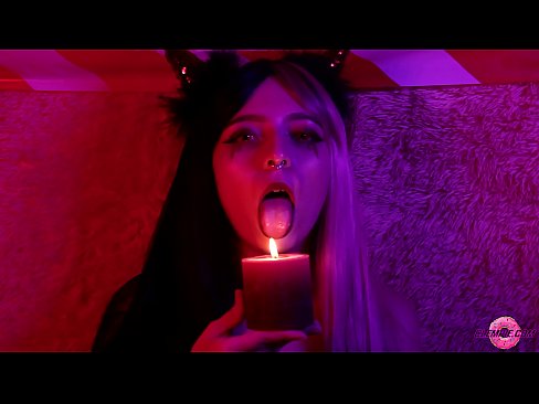 ❤️ Blowjob angerddol o Sexy Succubus gyda Chyflawniad Genau Fideo porn wrthon ni ❤