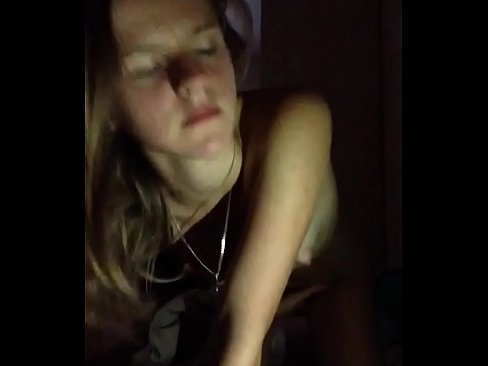 ❤️ Mae merch yn masturbates a cums Fideo porn wrthon ni ❤