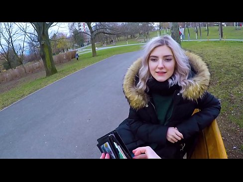 ❤️ Yn llyncu cum poeth dieithryn am arian - blowjob yn y parc gan Eva Elfie Fideo porn wrthon ni ❤